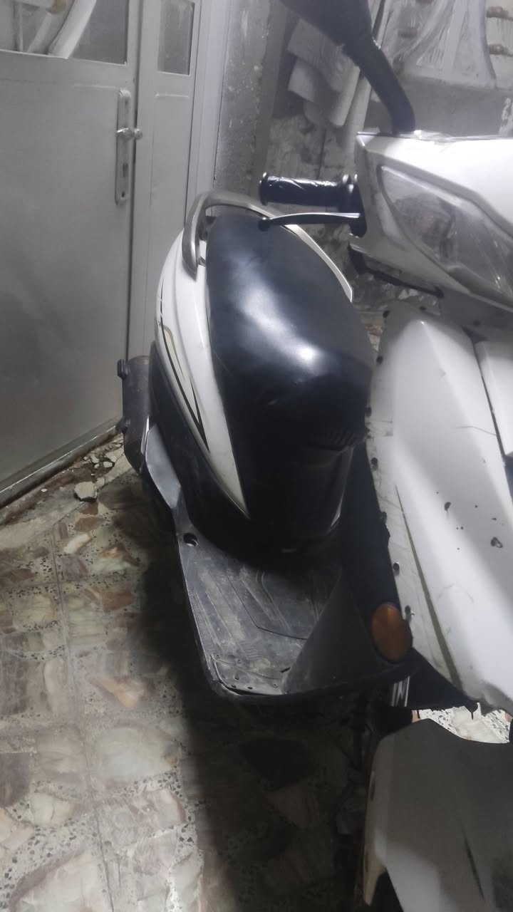 السلام وعليكم دراجه ماعرف شنو اسمها ماكس صيني يمكن
للبيع 250 وبيها مجال 
ذا مو شراي لطب 
بغداد 
***********
