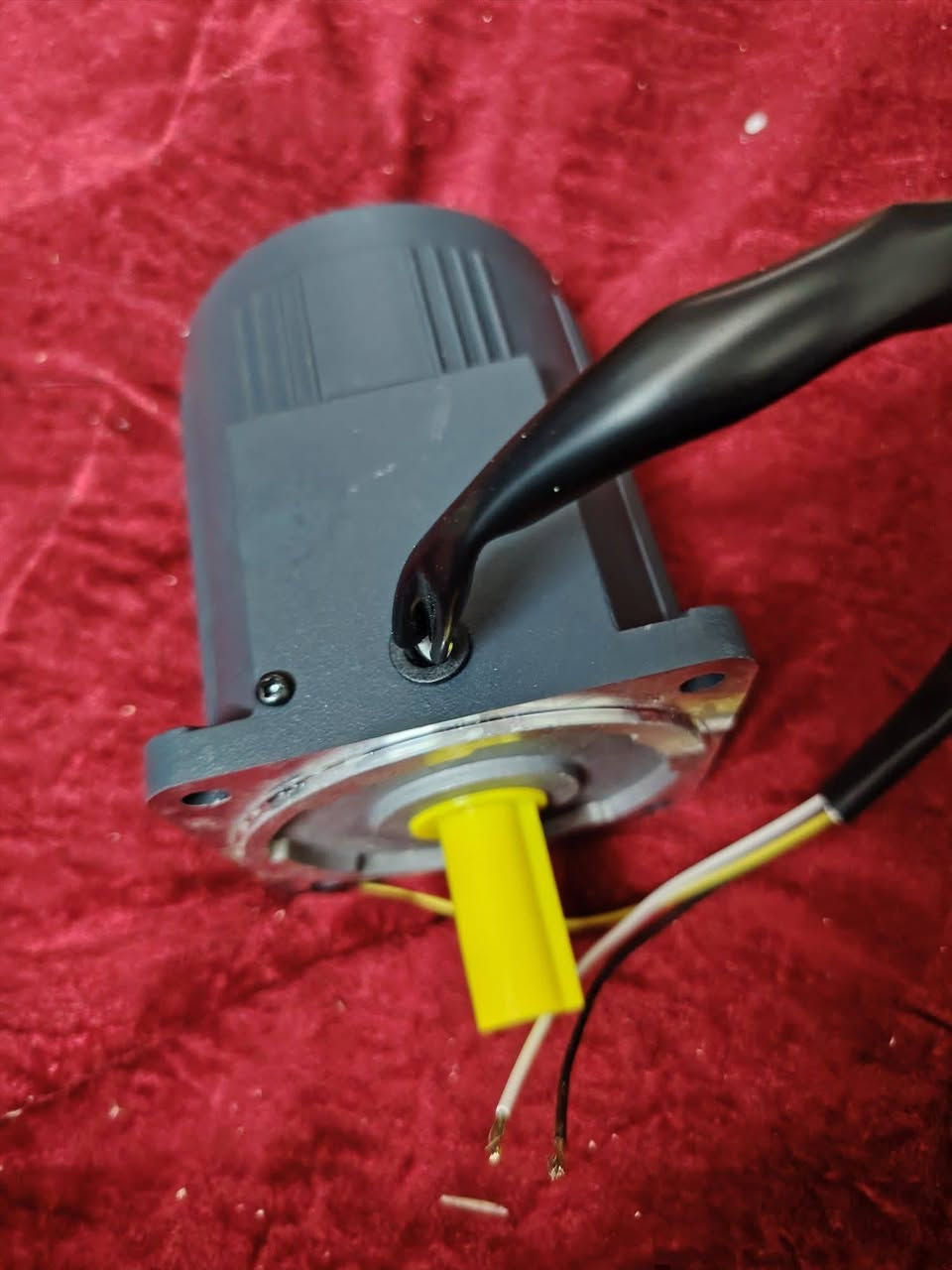 اخوان سلام عليكم ماطور  جديد بهذا الشكل  السعر 30


**إذا كنت صاحب هذا الإعلان وتريد حذفه لأي سبب، رجاءا أرسل رسالة إلى الدعم الفني**