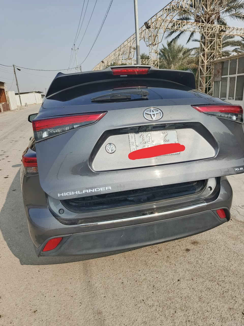 هايلندر ٢٣ XLE
فتحه
جلد كهرباء
شاشه كبيره
تبديل جاملغ يمين 
بنيد ما مفتوح بلاد
بغداد بأسمي
٢٧٥ مجال
بيع او مراوس
***********
وات ساب
