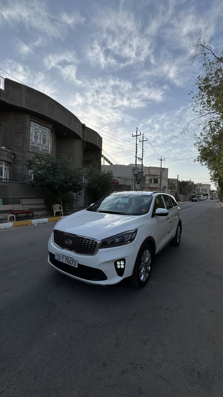 السلام عليكم سورنتو 2019 رقم بغداد نكليزي  بسمي  خليجي كفاله عامه حتا من البراد جديدة كارتون مال بيت ماشيا120 فول موصفات ما عدا البنيراما موصفات معروفه محرك6 سلندر كفالة  تايرات جدد تبريد ثلج جاهزه لاخير السعر 255 مكاني ناصرية مركز لستفسار اتصل***********
