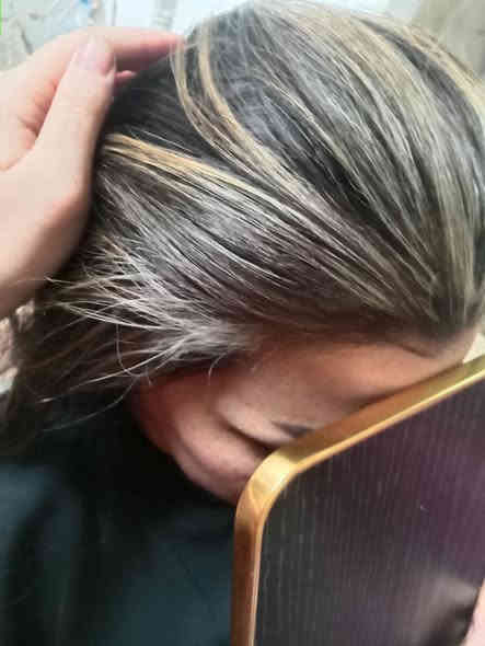 حسب الطلب الف عافيه ميش وصبغ وحفافه ٢٥ الف عافيه ميش كب كامل ب١٥ صبغ الشعر ب١٥ حفافه وجه كامل تنضيف بشره ب5 ميش نص كب ب١٠ 🧿 ***********
