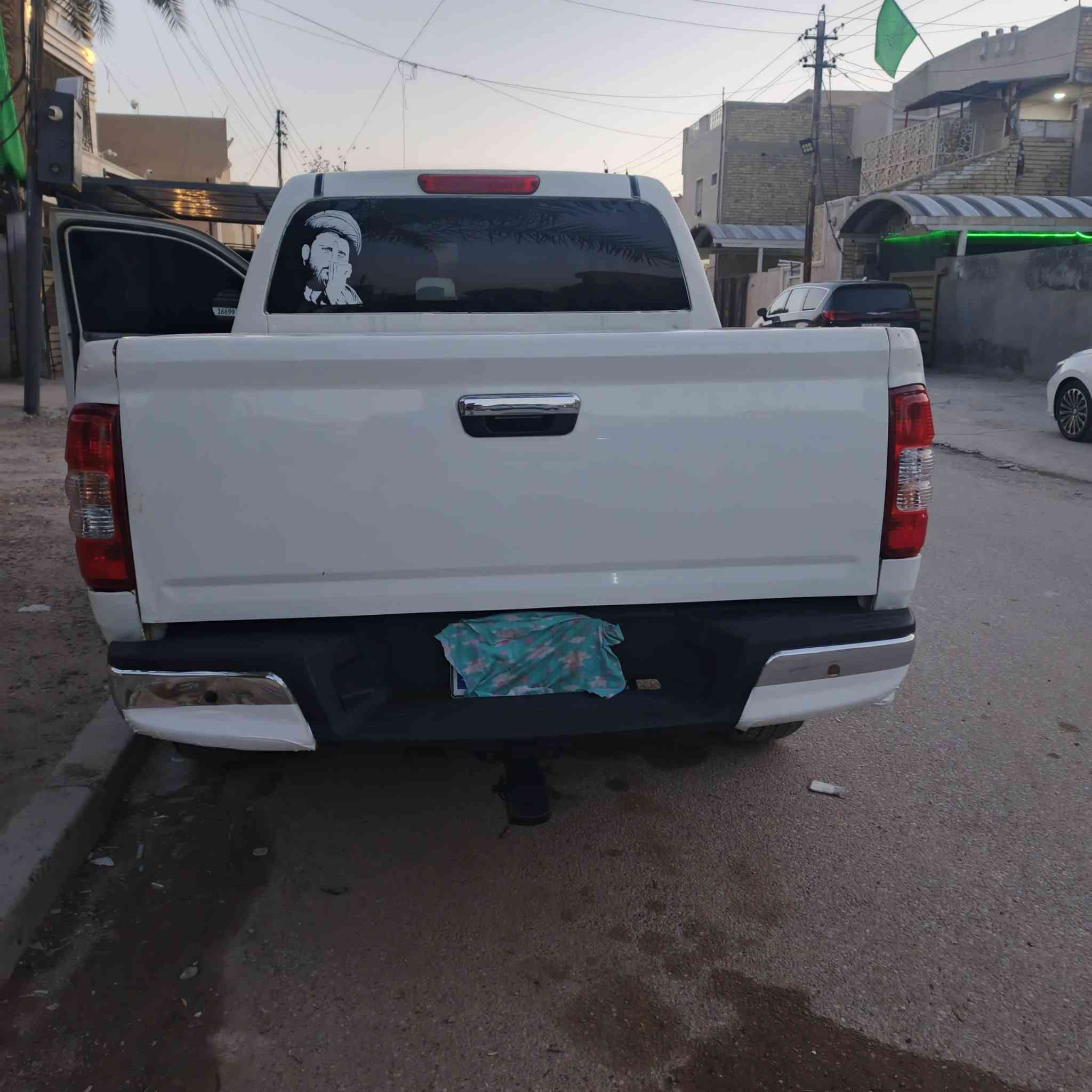 السلام عليكم شوفر لوف بيك أب دبل قماره موديل 2005 سياره مال مزاد كير ومكينه محوره بطه مكاني بغداد لبياع سعر 50  جاد يتصل على الرقم لخاص مغلق ***********
