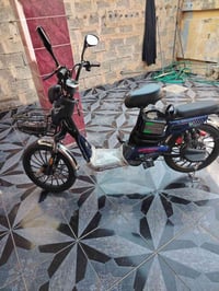 ماطور شحن للبيع جديد مماشي  السعر 450وبي مجال اتصل 07819491057