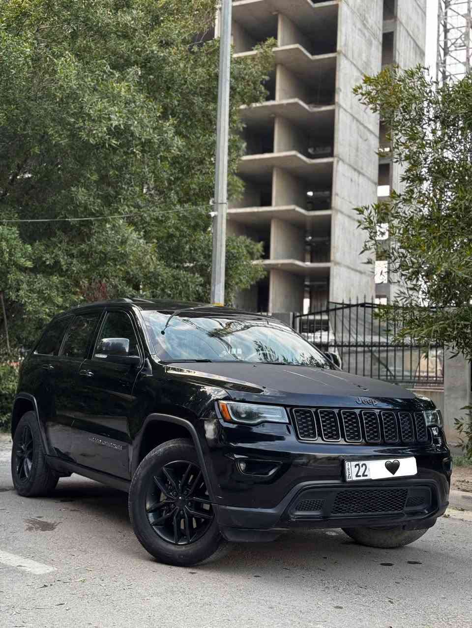 السلام عليكم
جيب ٢٠١٧ 

وارد امريكي

فول مواصفات لمتدد

بنوراما

بصمة

كشنات جلد 

صندوك كهرباء

شفتات سرعة

لايت لد

اشاير مري

راردات

كشنات تدفئة وتبريد

كشنات كهرباء

شاشة جبيرة

كشن خزن

محرك ٦ سلندر

رقم اربيل الجديد 

السيارة حلوة وكلشي مناقصها 

بيها صبغ ربع الجاملغ وشوية من الباب بجم كبس 

السعر ١٩٠ ورقة

العنوان بغداد حي الجامعة

رقم ***********
