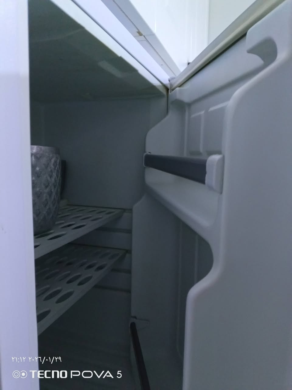 یوجد عدد من نوع هذه الثلاجە کهرباء فقط
سعر مع التوصیل 66 الف
***********
