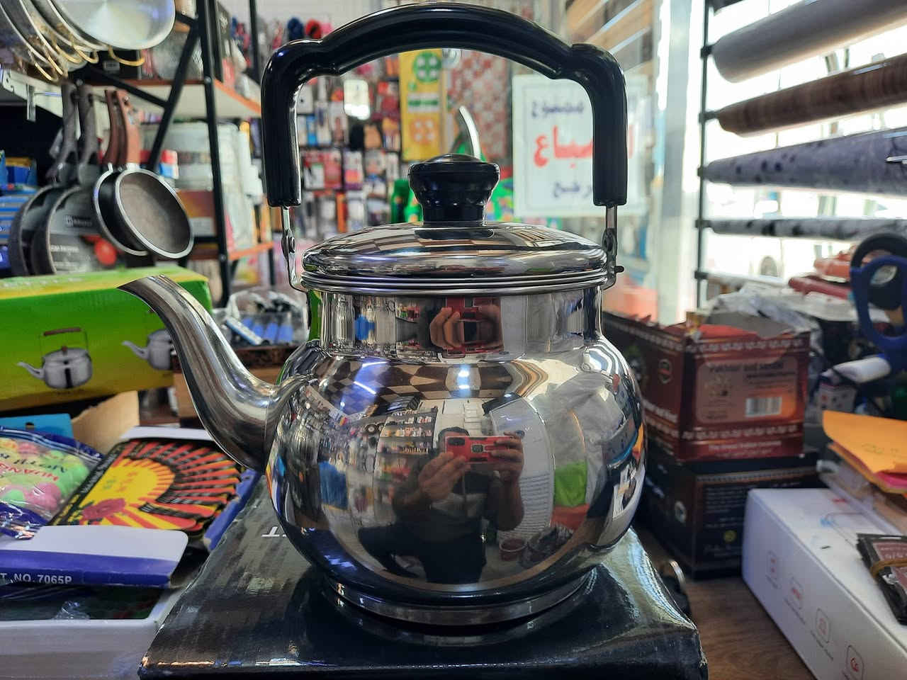 مجموعة من القواري الجميلة 
#حكاية_انسب_الاسعار 
العنوان النجف الاشرف حي الوفاء شارع ٢٠ مقابيل الجزيرة 
#يوجد_خدمة_توصيل


**إذا كنت صاحب هذا الإعلان وتريد حذفه لأي سبب، رجاءا أرسل رسالة إلى الدعم الفني**