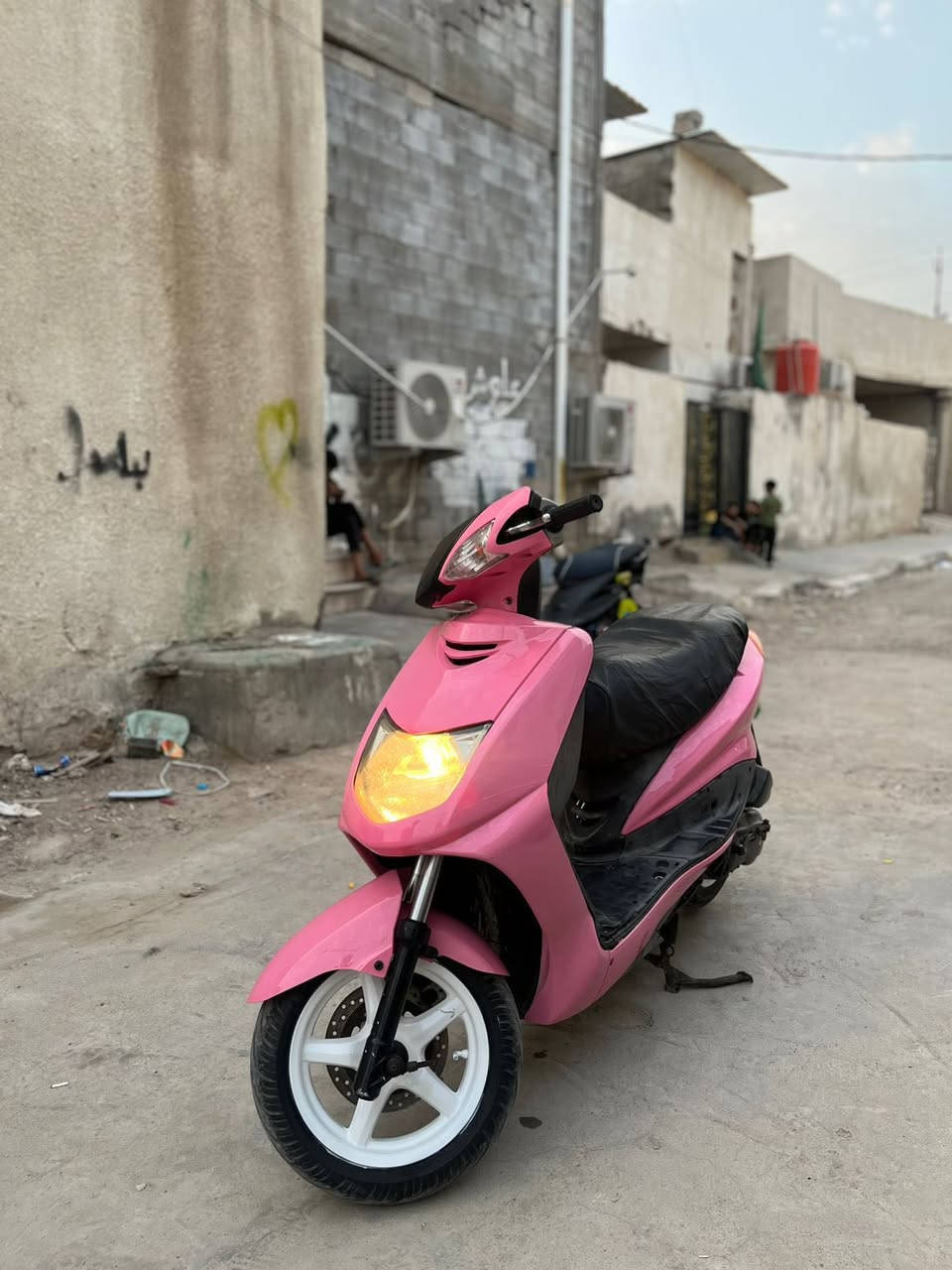 سكنس فحل دراجه نضيفه محرك مامفتوح بس مبدل زنجيل كهربائيات شغاله من طول لطول سلف هندر سحبه حلو دراجه مامتعوبه تايرات جلاتين زوج 
سعره مناسب متوازي عليه ٤٧٥ مجال قليل مكاني معقل رقمي ***********
