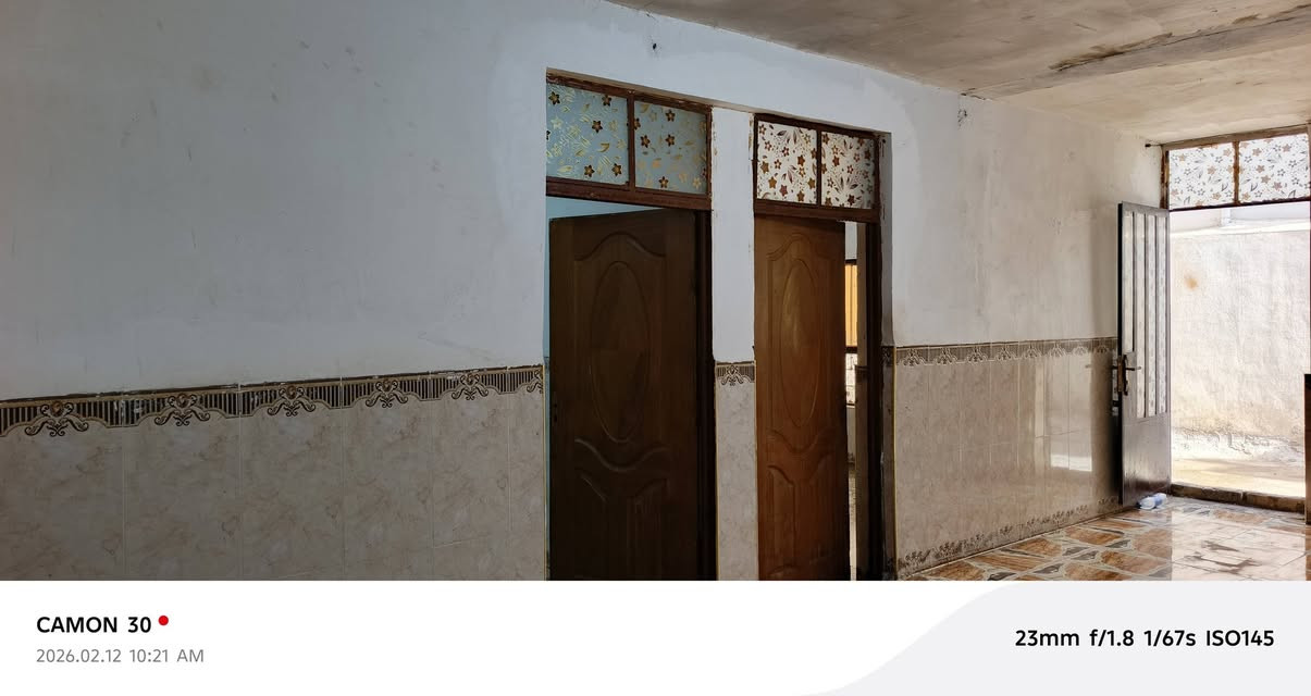 بيت للبيع يحتوي على غرفتين وصالة ومضيف وكراج وترك الخنساء قرب بيت الدكتوراه ام حيدر السعر 45 للتصال ***********
