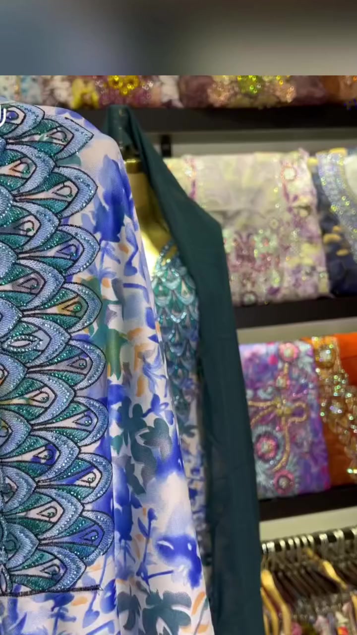 مخور مع شال
قماش حرير 3متر ممخيط
فصال الصدر والردن والشال 
يوجد توصيل ذي قار وكل المحافظات


**إذا كنت صاحب هذا الإعلان وتريد حذفه لأي سبب، رجاءا أرسل رسالة إلى الدعم الفني**