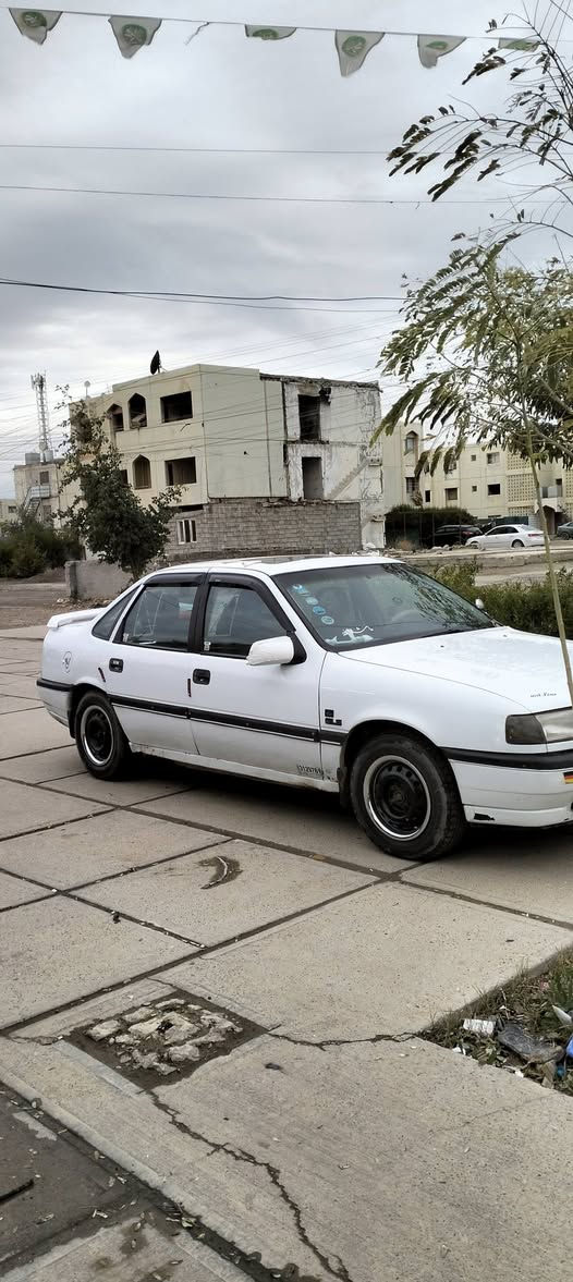 السلام عليكم ورحمه الله وبركاته فكترا موديل ٩١كير عادي محرك ١٦السياره خير من الله وناعم بشارع بيع او مراوس وانطي فرق رقم بغداد تحويل مباشر السعر ٣٧وبيها مجال للطيبين مكاني سامراء 
واتس واتصال
***********
