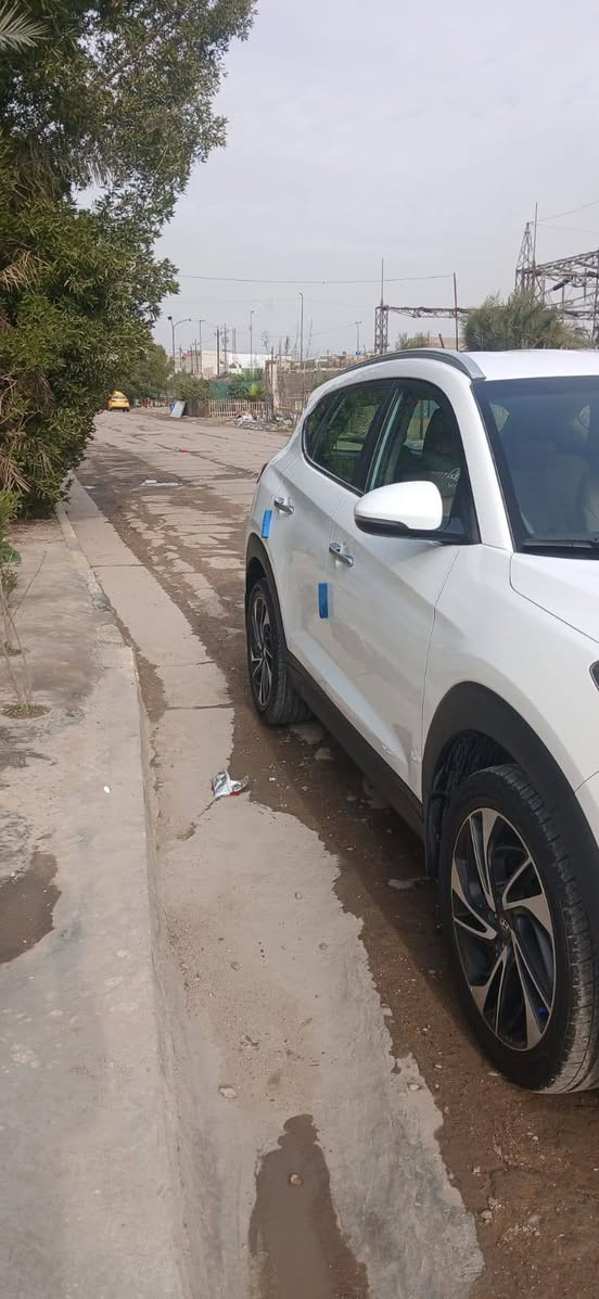 السلام عليكم للبيع توسان خليجي ٢٠٢٠ السياره مكفوله كفاله عامه ولسونار بلمنشور ماشيه٨٧ الف كم  السياره بصمه وخمس عدسات كشن كهرباء مري شفط وبعد بيه موصفات السعر ١٩٤ وبيه مجال بصيط للستفسار *********** بغداد الطالبيه
