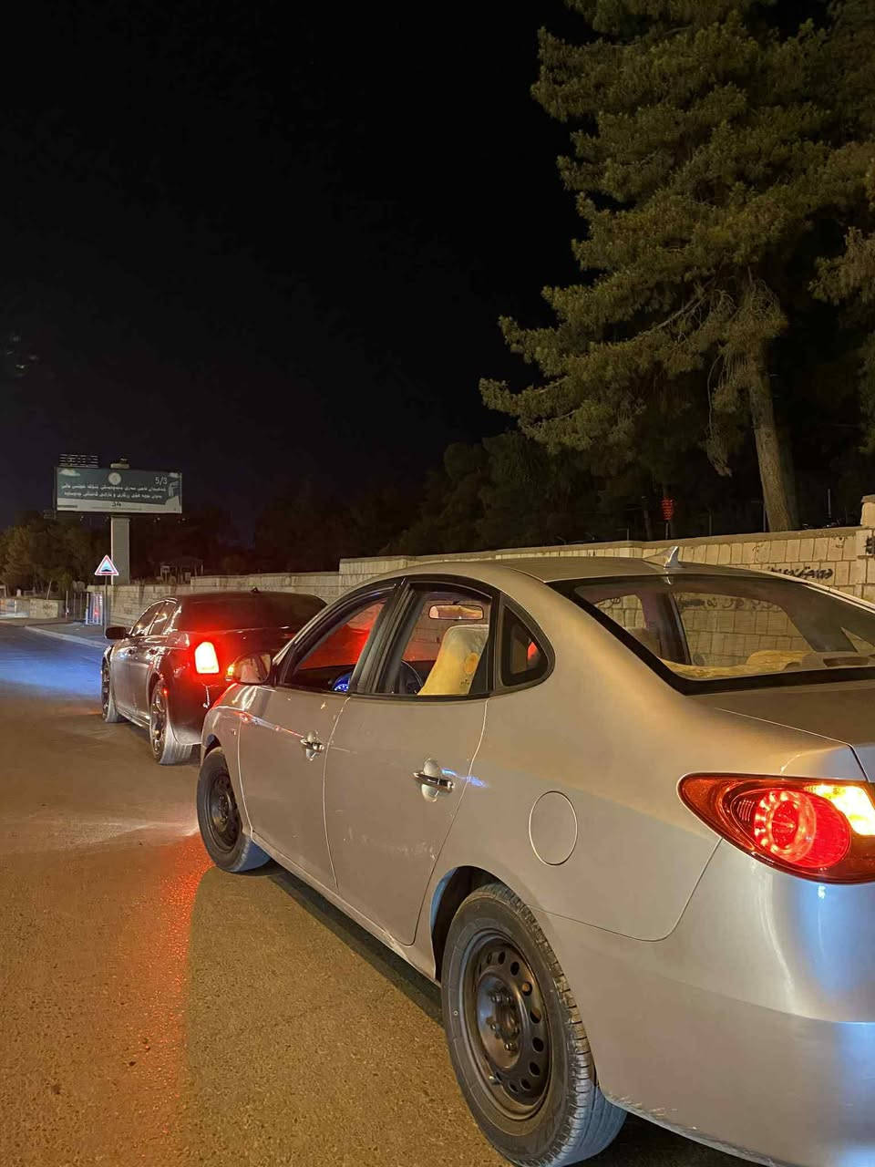 ئەڤانتی
2010 
بڕاوەی تازەداخیل 
ئیکۆ گیچ وەنەوشە ناولەیت ڕەش شاشە کامیرە سوکان ڤۆلیوم پشتو پیش حاسە پشت لیزەر تەبریت لەمس کوشن جڵدو هیتەر گێڕو مەکینە بەشەرت تەقەو ڕەقەی بەشەرت  
سەیارەکە نموونەی جوانیە لەڕسمەکان جوانترە
 
0776 683 9535 
ڤایبەرو وەتس ئەپی لەسەرە.
شوین ڕانیە.
