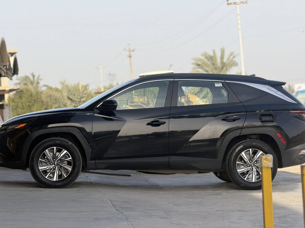 هونداي توسان هايبرد 2023 فول مواصفات 1/1 عدا الفتحة 
بدون صبغ بدون تبديل بيها فقط بارد جاملغ امامي والباقي مكفول 
داخل لونين كشنات كهرباء 
رادارات جانبية + رادار امامي توقف ذاتي 
تدفئة تبريد بلادي 
السعر 187 وماكو هيج سعر بهيج نضافة بالعافية عل ياخذها 
***********
