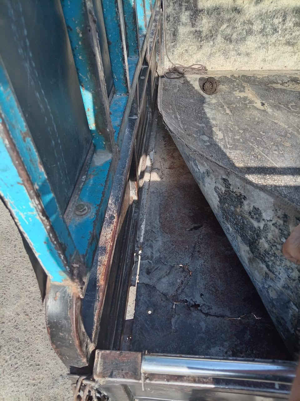 ستوته صقر للبيع مابيه اي شي لانضوح ولا تبخير خير من الله بيه ضرر بس الحصيره مال بدي وتتبدل اب50الف وصاله5سنين لحصيره هيج ماموكفتني حمل بيه وطلع  مكينه 150ستوته وراق اصوليه مديل 2017مكاني بغداد بل عبيدي  بسعر مناسب؟ الستفسار ***********فقط وتساب
