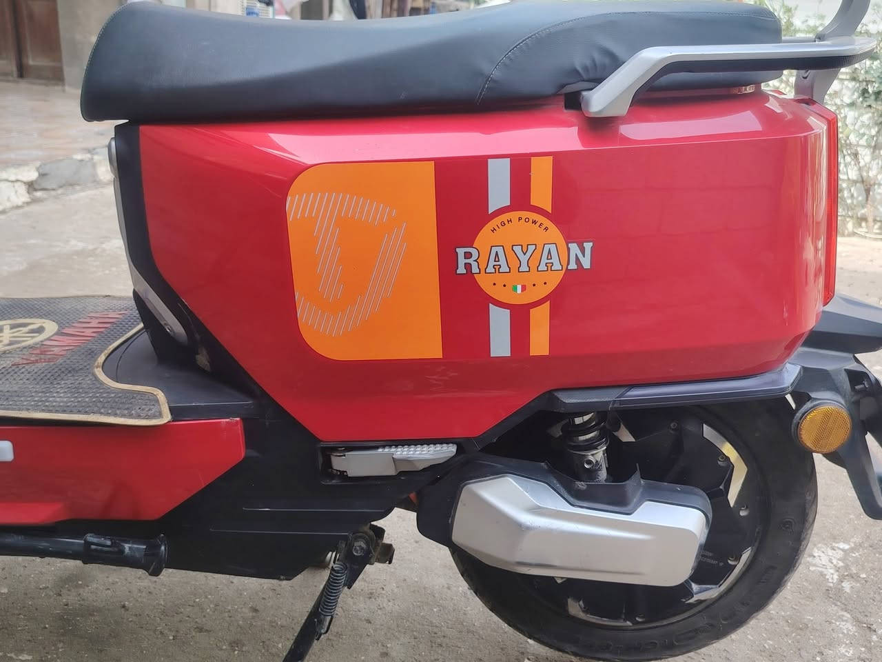 سلام عليكم دراجة شحن فول مواصفات فول بطارية اليثيوم ***********
