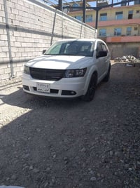 جورني • ٢٠١٨ • باب السائق مبدل