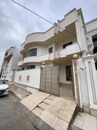 الرمادي حي القدس • طابقين • ٣ غرف