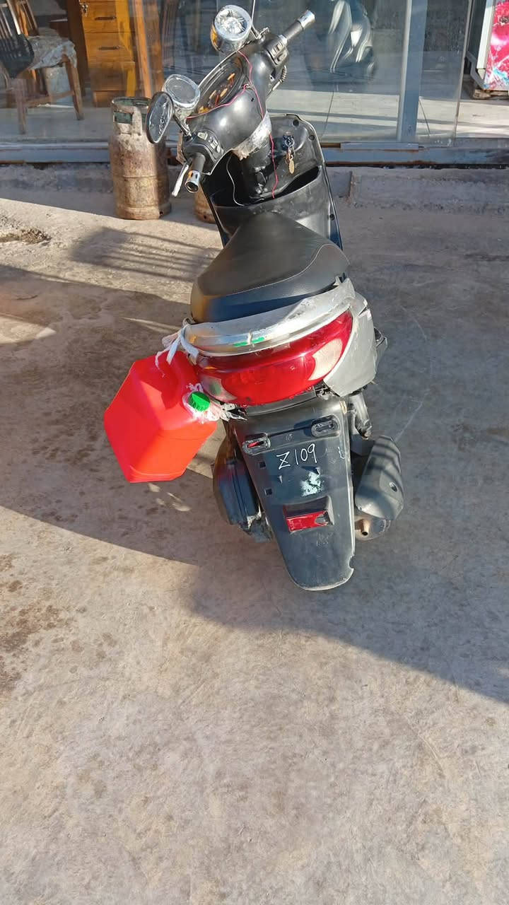 سلام عليكم دراجه بريز موديل٢١لبيع أصولي الدراجه بيع او مراوس بكير  المكينه كفاله عامه الدراجه شرط الترقيم مكاني ديالى بعقوبة ***********
