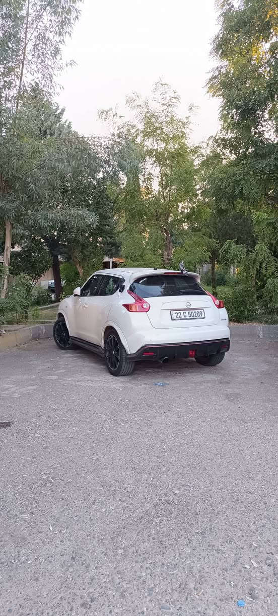 نيسان جوك نيسمو 2014
محرك تيربو ... محرك بي صرف ونفخ شرط تراي إلى البصرة 
كير شرط 
بي صبغ جاملغين امامي وبوند تعديل بارد 
بيها ملاحظات دعاميه الامامي برادله ترتيب 
طخم تاير صدر حدادية دبلات كلها جديد 
السياره خير من الله 
محركها رخيص مال سينترا نفسها بضبط 
300 دولار سعر المحرك 
عليها غرامه 23 ورقه ينزل من السعر 
السعر 98 مجال بسيط 
عنوان دهوك 
*********** دهوك, العراق
