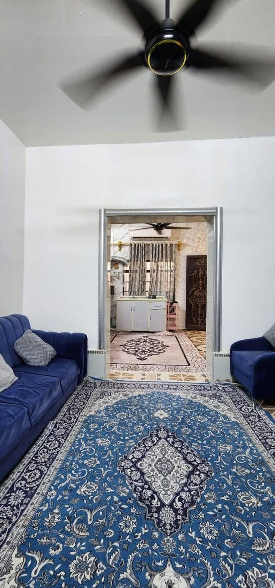 السلام عليكم
🏠بيت طابو صرف للبيع.. مساحته واقع حال 105م بالطابو 100م
يتكون من..
 غرفة نوم
صاله 
مطبخ
طارمه
صحيات
العنوان// حي الغدير قرب مدخل الملعب  ضهر مدرسة الشباب
للاستفسار الاتصال بالرقم// ***********
***********
السعر../( 80 مليون )
