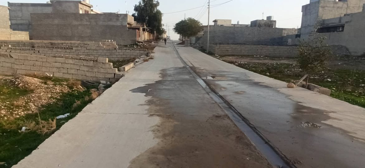 سلام عليكم متاح قطعة ارض مساحة ٢٤٠ متر ب_ اركوازي كيعان شيخ وريامثل ماموجود بل صورة الافرع كلة تبليط ومجاري وموقع الأرض ممتاز ومتوفر خط ماء منزل الموقع بصورة طريق خدرزندة مقابل حي شعلة  بفرع المولدة ثالث فرع عل اليسرة ماقبل اسواق جنات .للاستفسار ***********
