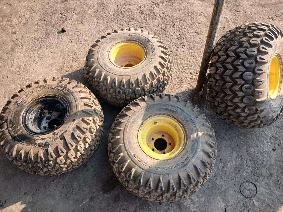 اطارات عدد 4 للبيع جديد للتواصل الاتصال على ***********
