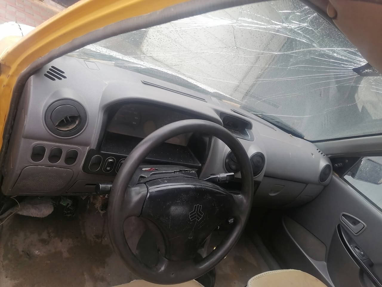 السلام عليكم مكلف بلنشر  سايبه للبيع  رقم بغداد كهربائيات كلها شغاله نكره سلف مسجل  شغال بيها
 خيط بخار سياره ناعمه وحلوه  السعر 12 وبيها مجال
بيع مستعجل الاتصال.. ***********
