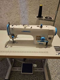 ماكينة جاك • جديدة • مفتوحة من الكرتون