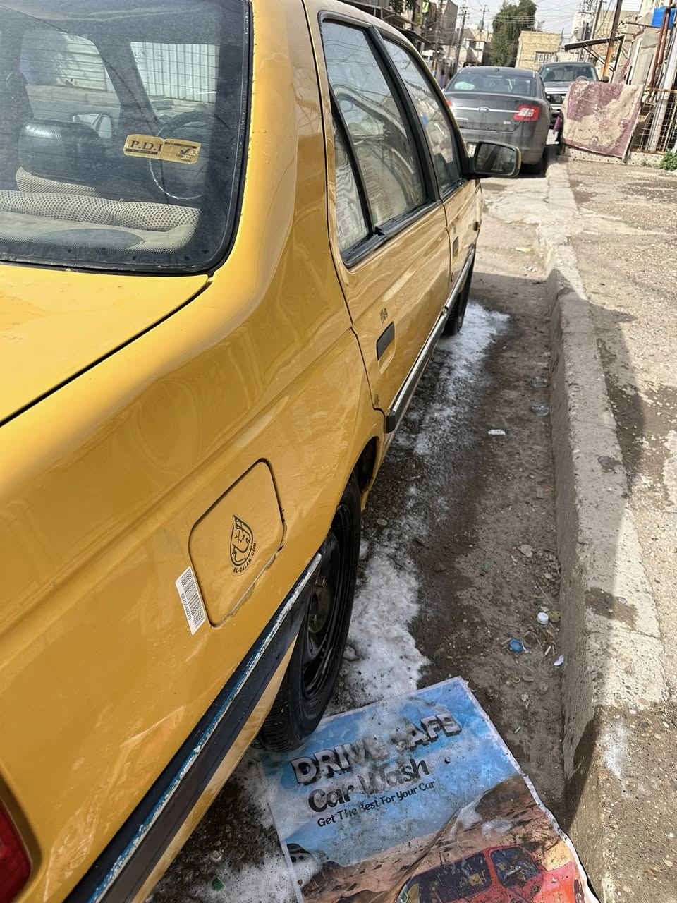 السلام عليكم
بيجو لميس 2013 رقم إنكليزي بسمي مصفره هيئه وغرامات 
هزه جديده كير مكينه مكفولات 
السعر 32 
العنوان بغداد الجديده 
رقم الهاتف ***********
