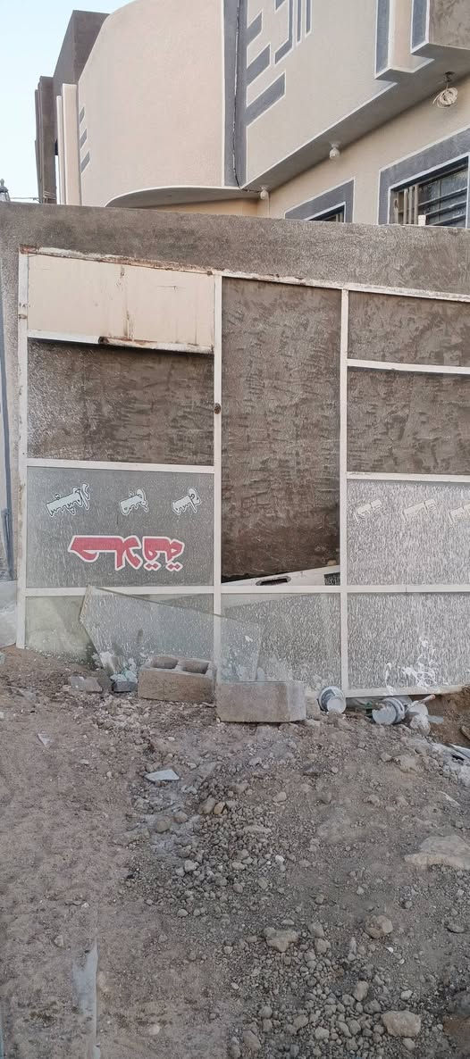 سلام عليكم جام خانه البيع مال محل حلاقه سعر 250الف هذه البياض بس ينغسل يروح هاهستفسار علا هاذه رقم ***********
