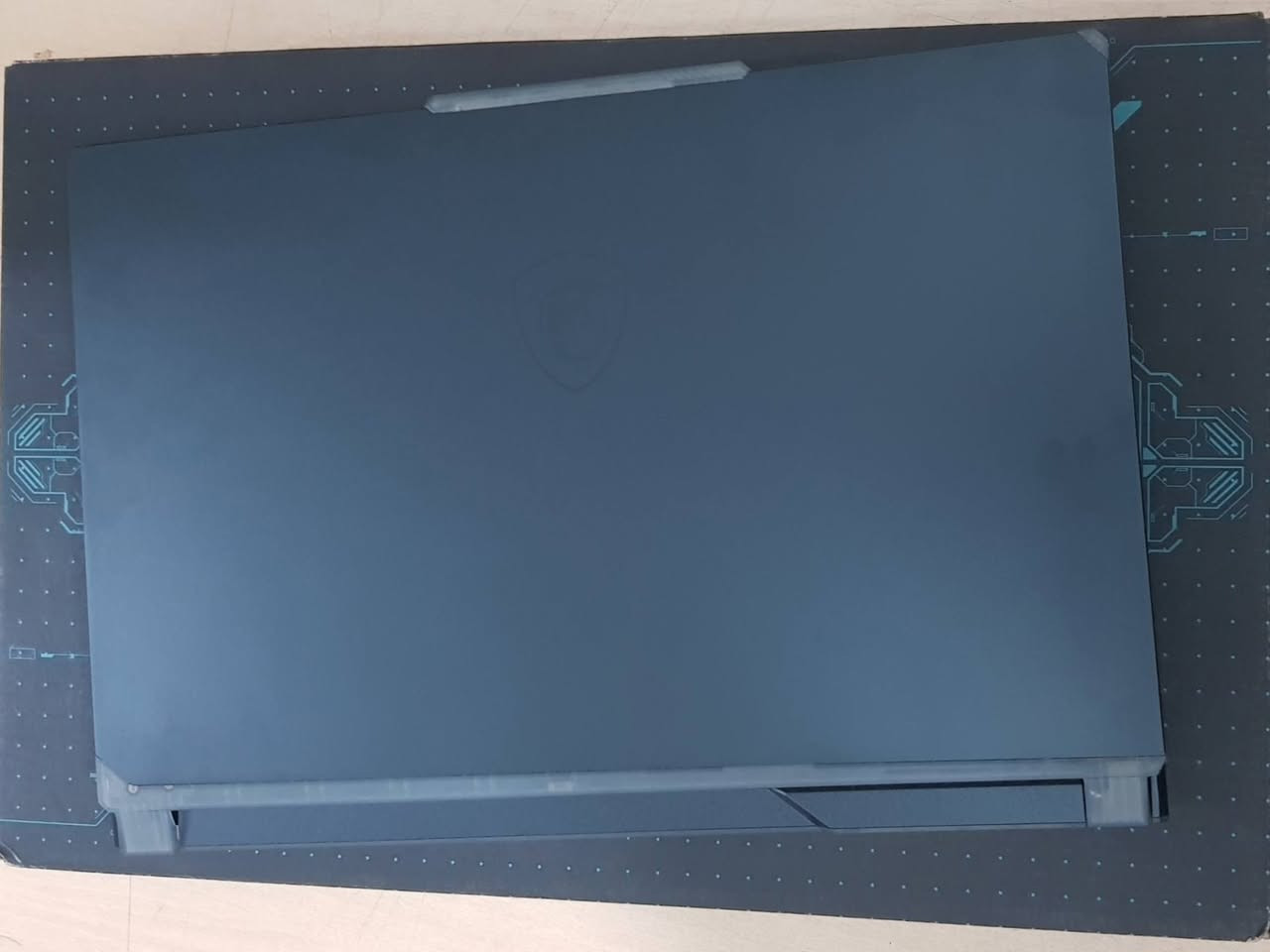تحية طيبة ... لابتوب MSI  وكالة شرق اوسط بحالة اللوك ما تفرق عن الجديد لابتوب كيمنك مخصصة للالعاب او التصاميم من الجيل 13 بمعالج كور اي 7 فئة HS اعلى فئة   لابتوب ذو مواصفات عالية جدا رام 16 كيكا DDR5 وهارد SSD M.2 الجيل الرابع بكارت شاشة منفصل RTX  4050   بحجم 6 كيكا DDR6  وتردد شاشة 144 هيرتز وكيبورد ضوئي ويندوز 11 اصلي

           (((     السعر  مليون و 250 الف دينار  ثابت  )))   

MSI  CYBORG A13VE
cpu : Core  i7  HS   الجيل 13           
ram : 16 G DDR5
hard : SSD  M.2  512   G4 
vga : 6G  Nvidia RTX  4050  GDDR6
mon : 15.6 FULL HD 144  Htz ips

ويندوز 11 اصلي
كيبورد ضوئي
صوت مسرحي عالي جدا و مجسم
بدون DVD

للأتصال عادي و واتساب  ***********
شارع الصناعة ( 9 - 4 ) نهارا
يوجد خدمة توصيل داخل بغداد 5 الف بنفس اليوم
ولجميع المحافظات 10 الف خلال يوم واحد او يومين
لمشاهدة كافة الموديلات يرجى زيارة الموقع على الفيس بوك ( لابتوب بشير لاين )
