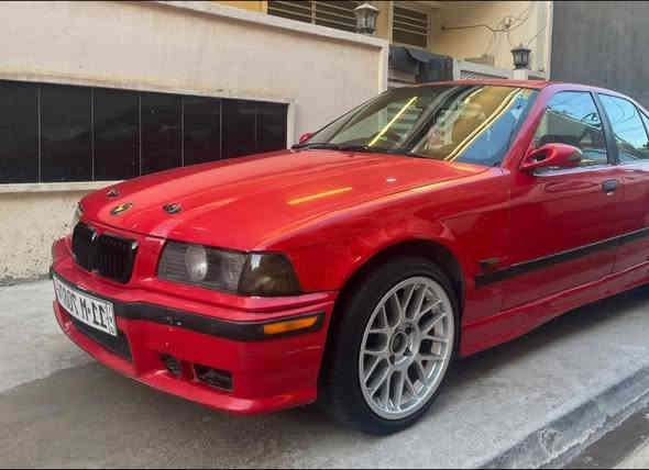 السلام عليكم 
بي ام دبيلو e36 موديل 93 
مكينة 28 دبل فانوس
سلايد روف 
جام كهرباء
كير عادي جاترك 
عربانة خلفية m3
دركة m 
 بيها اكسل قفل 8براغي بلاد
تبريد ثلج كهربائيات بلادي وشرط كلشي شغال صدر كلة جديد 
سيارة مناقصها شي جاهزة شغل واطلع 
هزة جديد رقم بغداد باسمي 
سعر 62وبيها مجال
مكاني الدورة ***********
