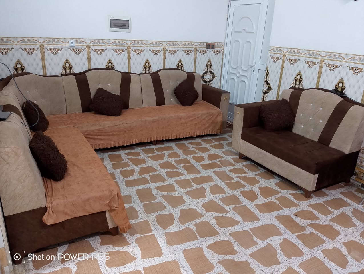 ديوان للبيع السعر 250 العنوان موصل حي القاهره التواصل على الرقم*********** بي واتساب
