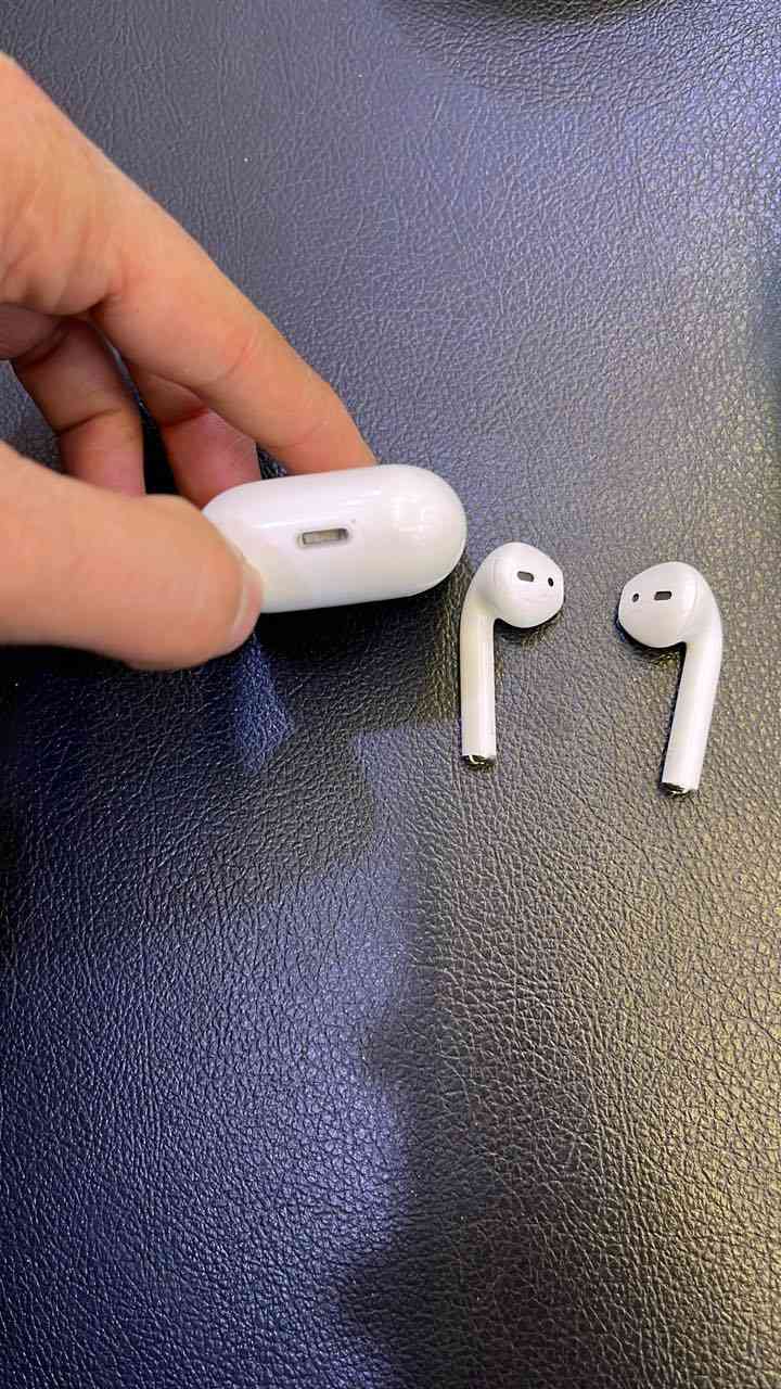 سلام عليكم سماعه ايفون جيل ثلاثا السعر 50تلفون ***********
