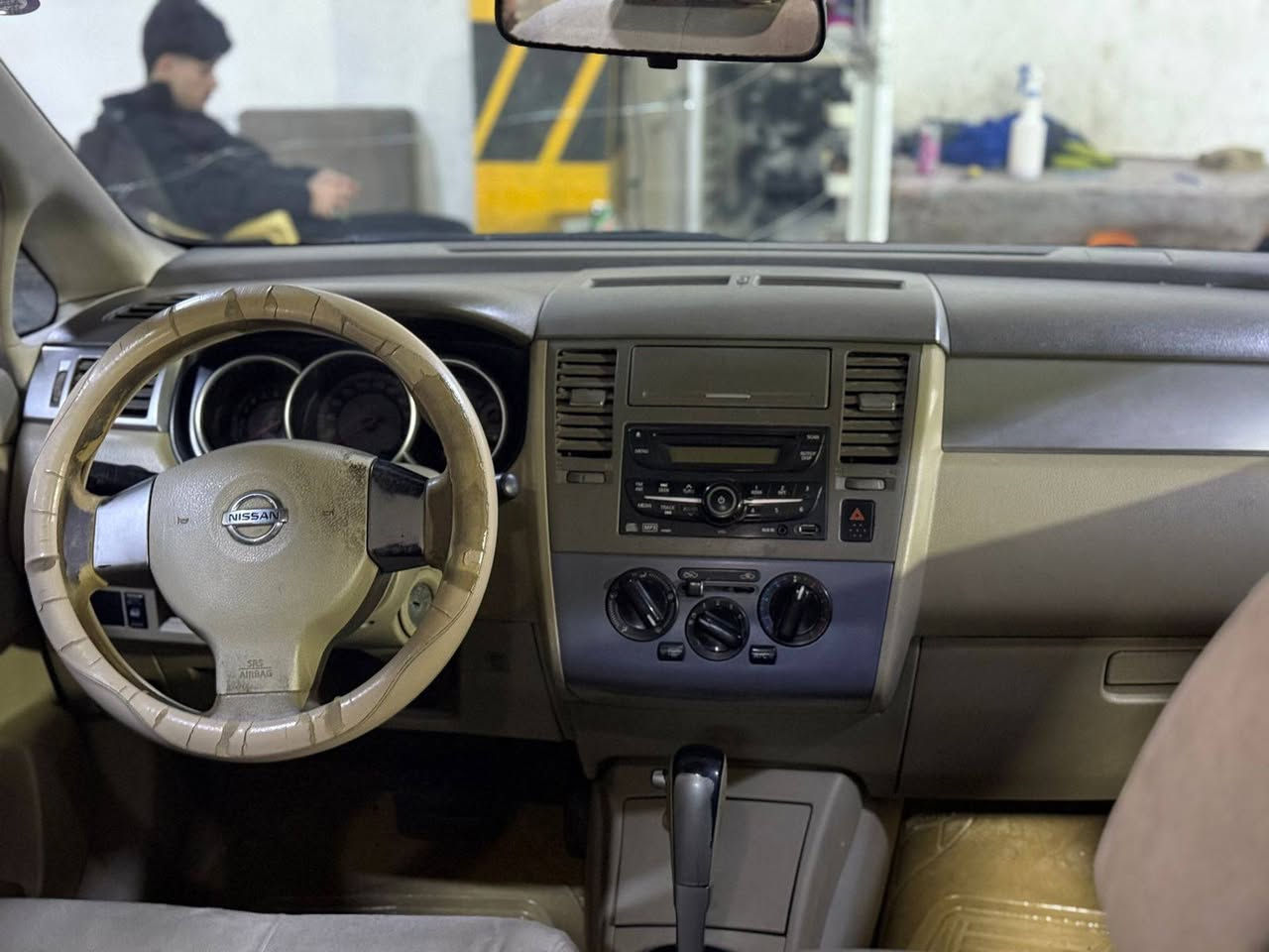 تیدا 2007بي دعم و ليدر او جه كوش به گیانی نیە
دوو پارچە بۆیاخ
سەنەوی بەسەر چووە
تایەکانی نیو داشتە
***********
شوێن کلار
نرخی 75 مەجالێکی کەم كالار, السليمانية
