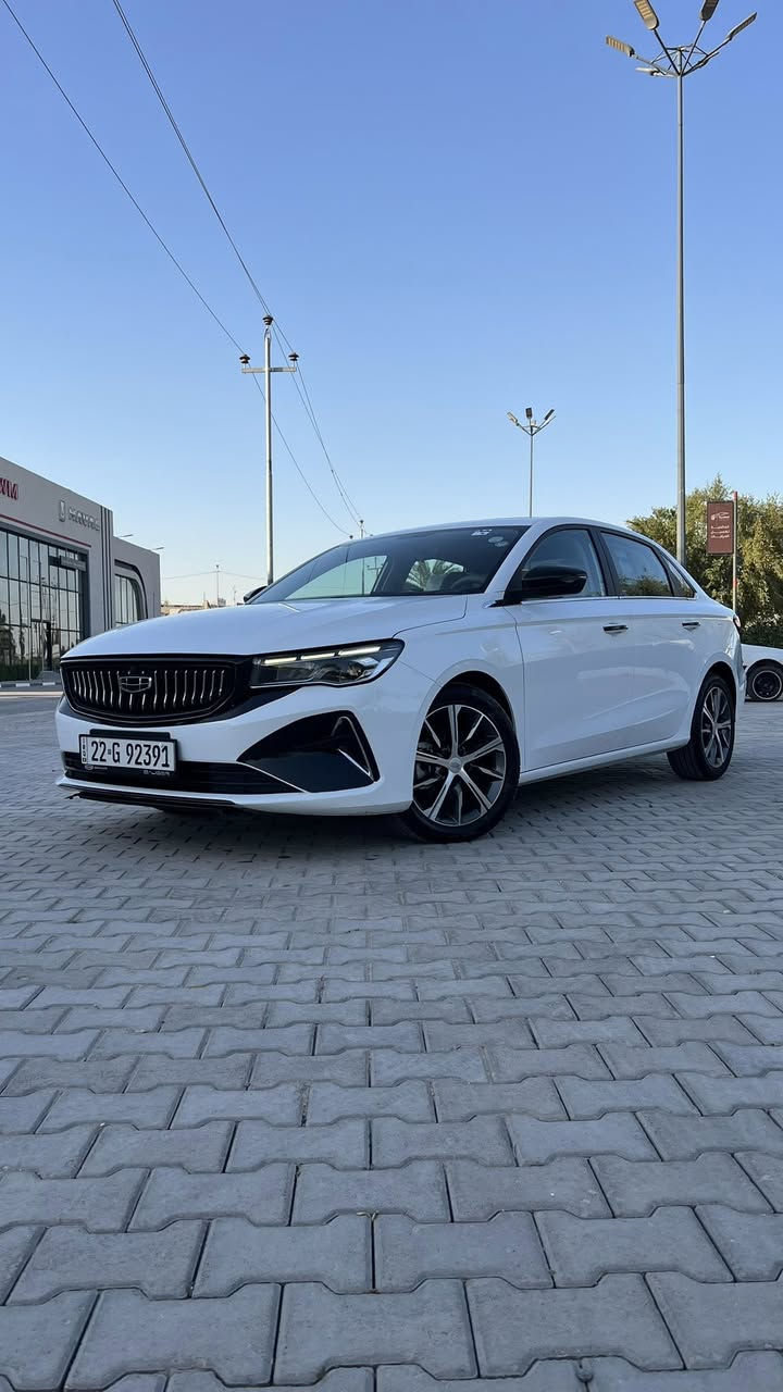 جيلي ام كراند 2025 فول مواصفات 
فتحة  سقف 
وشاشة  حجم كبير لمس  تفاعل سريع جداً  حجم 15 تدعم كار بلاي

اضائة LED امامي وخلفي متصل بالكامل زنون بلادي 

گير AT 6 سرعات 
ويل 17 كروم
عدادات رقمية دجتال 
كاميرا وحساس خلفي تفاعلي 
تشغيل عن بعد  
تنزيل  وتصعيد جام عند بعد 
مري شفط
كراسي جلد بالكامل
مقعد السائق كهرباء 
تحديد مسار 
مثبت سرعة 
جام السيارة كلهن كهربائي 

للأستفسار او التواصل 
***********
