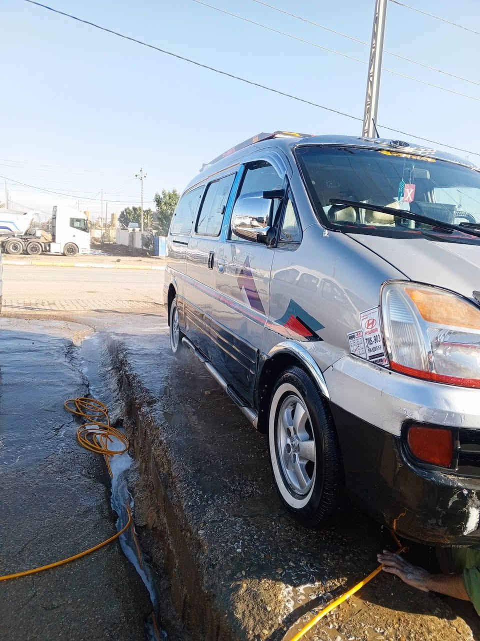 ستاركس موديل 2006مكينه كير اكسل خير من الله شواصي بس جوه سائق معمر تعمير شركه تخم تايرجديد تبريد عوزه بس غاز مصبوغه حزام جماليه عينه صينيه بوربرن جدد كهربائيات فول شغاله مكان سياره ديالى خان بني سعد سعر 77وبيها مجال حك الجيه ***********
