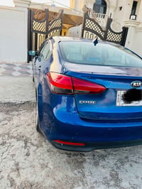فورتي معروضه للبيع لون ازرق للستفسار رقم صاحبها 07826786288
