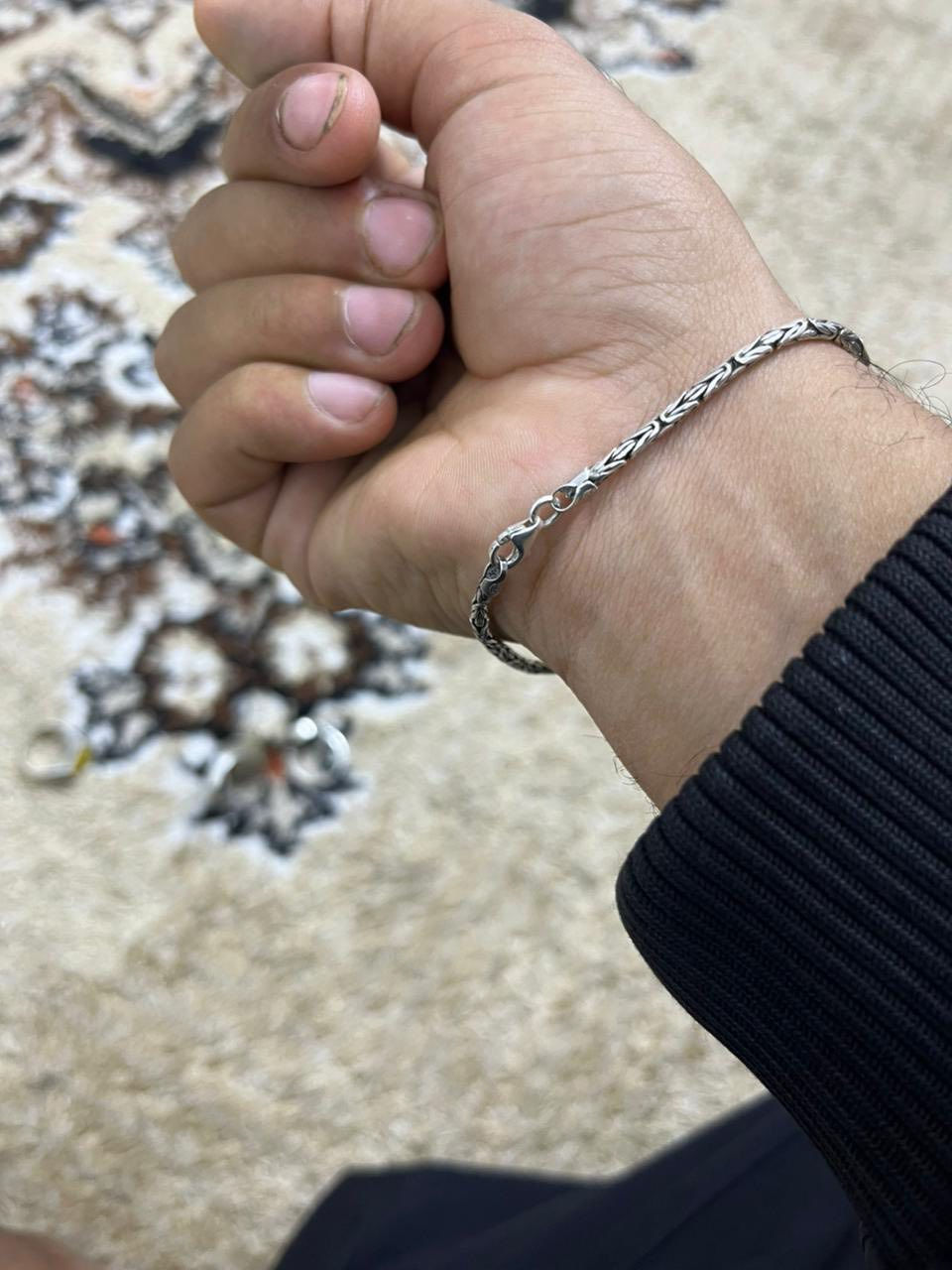 سلام عليكم عندي هذني محابس البيع رضوي وسترين وثالث ماعرفة وسوار فضة رايدهن ب150توصيل مجاني جميع محافظات العراق ***********
