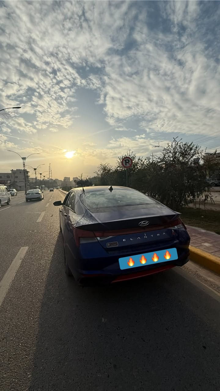 السلام عليكم النترا موديل 2021 وارد أمريكي كلين تايتل يعني بدون حادث نهائياً دخلت بيها خلل بالمكينه وبالعراق حطينه مكينه تفصيخ شرط الكفالة مشروطة
مكينه وكير مكفولات ☑️
تخم تاير جديد ☑️ 
تدفئه وتبريد ثلج ❄️ 
تدفئة بلكشنات 
سياره ليبل واحد 
ماشيه 53ml
محرك 2000 دوش
مواصفات 
بك لايت لد 
لايت زنون 
سايد أبريك بصمه 
شاشه دجتل متصل
تحكمات ستيرن جهتين 
كاميرا خلفيه دواره 
نظام صوت سستم 
 نظام ترحيب عند الاقتراب 
ويل كروم
اوتو ستوب
نقاط عمياء
تحديد مسار 
مثبت سرعه 
قيادة ذاتيه
رادار 360 درجة مع توقف ذاتي
ثلاث انظمة قيادة (سمارت الذكي _عادي_ سبورت رياضي)
سيارة عليها شلعه تشك الكاع ماشاء الله 🔥 
رقم اربيل بأسمي جاهزة مكاني كربلاء السعر 155 وبي مجال للاستفسار اتصال ***********
