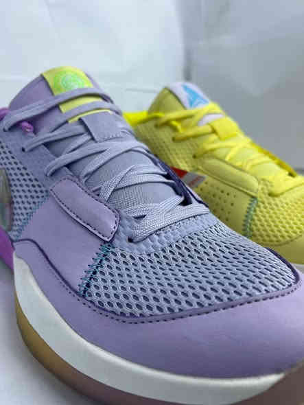 عن جمال هاي القطعه سولفولي، شكل مميز اسلوب فريد صارخ بالتميز، قطعه اصليه غير مستعمل جديد بدون كارتونه باركود شغال, سعرهه على الموقع خيالي 1000دولار, ياجماعه اللبس والستايلات المميزه بالعافيه عليكم، القطعه للبيع الي يريدهه يتفضل خاص او واتساب ***********
