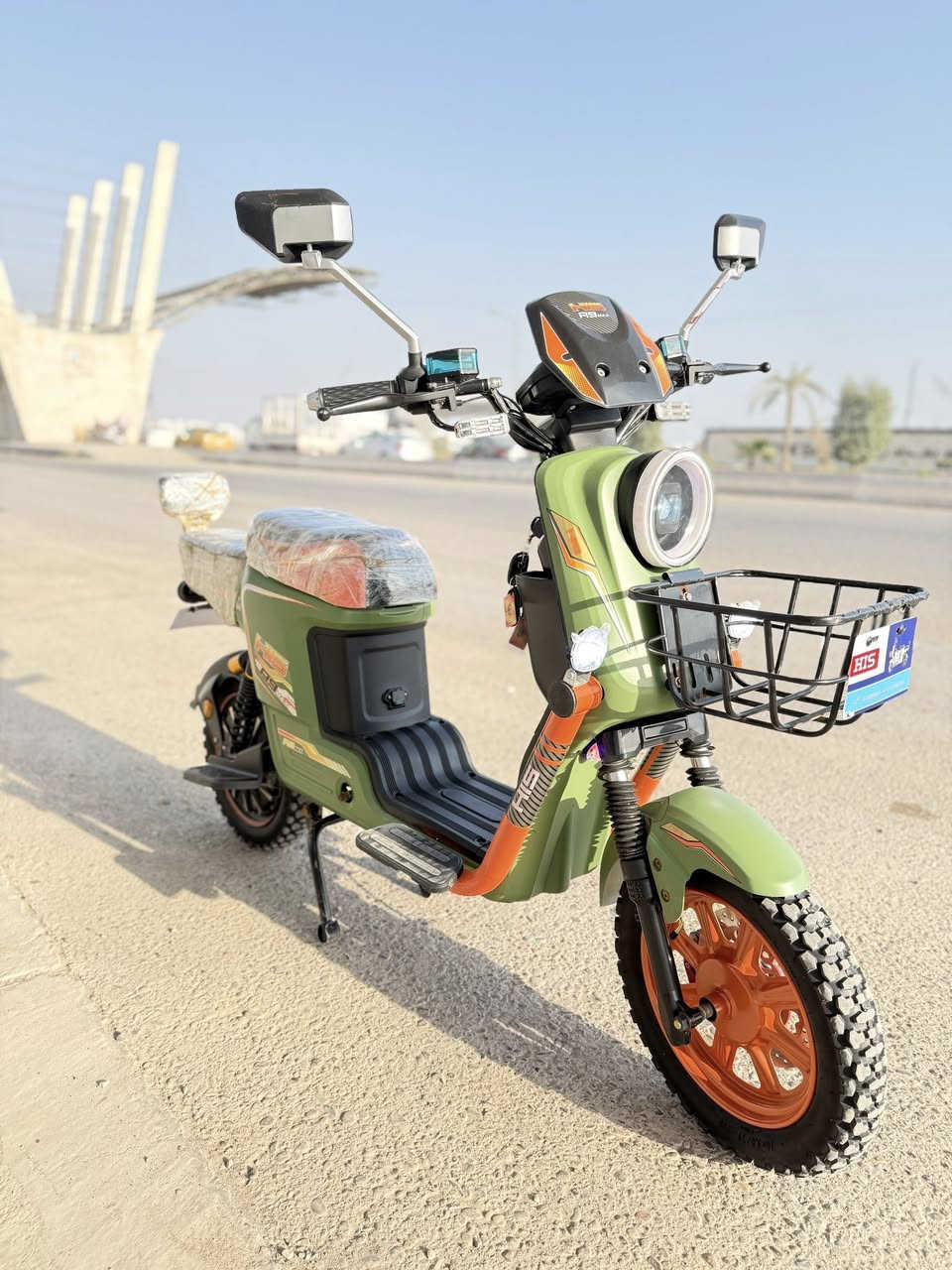 للبيع اكس 900 الشكل الجديد الجبليي⛰️
دراجة جديدة استخدام شهر خمس بطاريات كبار 38A 
تشغيل بصمة وكارت وسويج 
نضام 4 سرع ، R , P 
شاحنة اصلية ام العداد 
تمشي بالشحنة الوحدة 50 كم 
ملف وعقل 2000w 
بايدرات موجودات جدد ما مشدودات 
***********//*********** 
📍مكاني بغداد ابو غريب الزيتون 
السعر 450 الف
