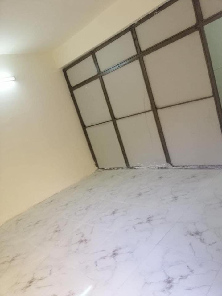 مشتمل ارضي للأيجار يحتوي على گراج ومطبخ كبير وصالة وغرفة نوم وحديقة خلفية وبيتونةا الدورة شارع 60 قرب افران بيروت للتواصل 

‭0772 584 1383‬
