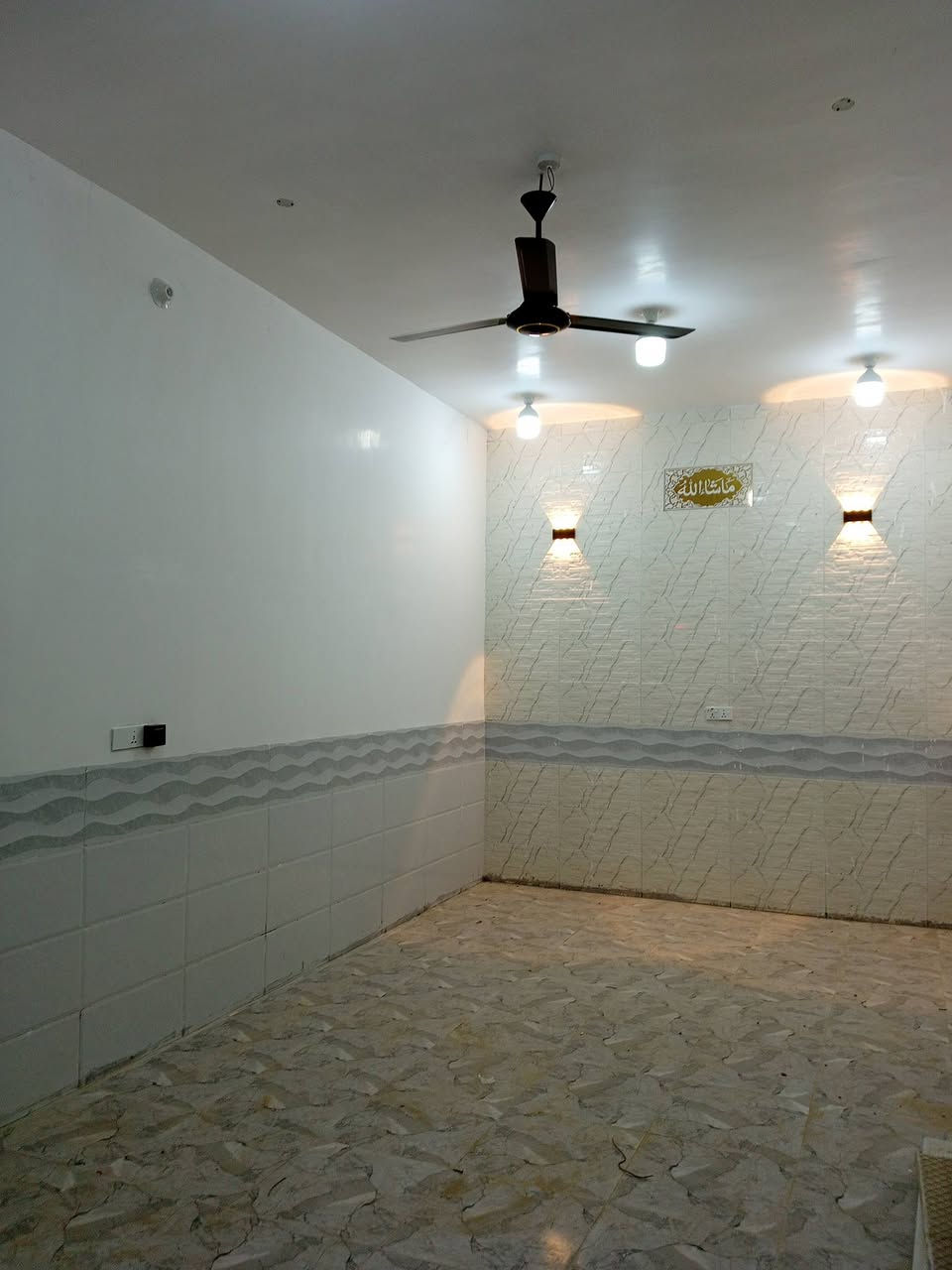 بييت ركن  للبيع بالمشتل 
مساحة 160 متر طابو زراعي 
طابقين اربع غرف نوم وديوانية ومطبخ وصالة وصحيات عدد 3 
للبيع او مراوس للاستفسار الاتصال على رقم ***********
