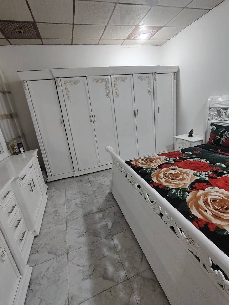 غرفه نوم كويتيه جديده
غرفه نوم كويتيه زلغ مابيهاا مكاني عويسيان شارع القصور
السعر مليون ونص  رقمي ***********
