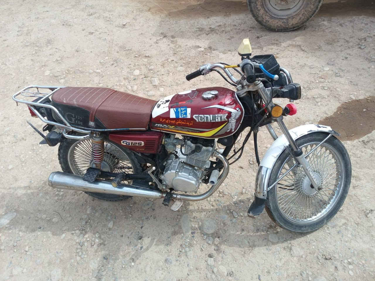 السلام عليكم اخواني عندي تايكر 20022   مكان كركوك لبيع سعر 400 بي مجال محرك مضروب صبانه كهرباء شغل فول تصالح علا رقم ***********
