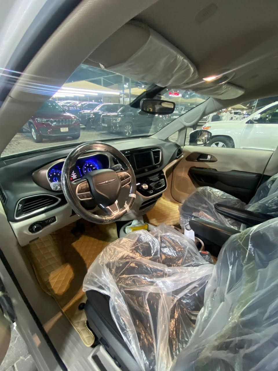 سيارة عائلية فخمة، مريحة جداً، واعتمادية للسفر والاستخدام اليومي.

المواصفات:
 • ✅ موديل 2023
 • ✅ 7 ركّاب (صفوف واسعة)
 • ✅ محرك 6 سلندر V6 قوي وناعم
 • ✅ ناقل حركة أوتوماتيك
 • ✅ شاشة لمس
 • ✅ نظام صوتي ممتاز
 • ✅ كاميرا خلفية
 • ✅ تدفئه كراسي+المقود
 • ✅ تحكم كامل من المقود
 • ✅ مثبت سرعة
 • ✅ تكييف أمامي + خلفي (تبريد ممتاز)
 • ✅ أبواب جانبية كهرباء
 • ✅ جنطه كهرباء
 • ✅ مرايا كهرباء
 • ✅ نوافذ كهرباء
 • ✅ نظام ثبات وتوازن
 • ✅ نظام مانع الانزلاق
 • ✅ وسائد هوائية متعددة
 • ✅ مساحة تخزين كبيرة جداً
 • ✅ إطارات يوكوهاما أصلية (وكالة)
 • ✅ قيادة ناعمة وثبات عالي على السرعات

🧼 السيارة نظيفة جداً – استخدام شخصي
🔍 وارد امريكي رقم اربيل جديد 
مكفوله كفاله عامه اكرر كفاله من صبغ وغرق وتبديل    فقط بارد مقدار شبر  ماشيه٥٢
السعر٢٦٣ قابل للتفاوض


**إذا كنت صاحب هذا الإعلان وتريد حذفه لأي سبب، رجاءا أرسل رسالة إلى الدعم الفني**