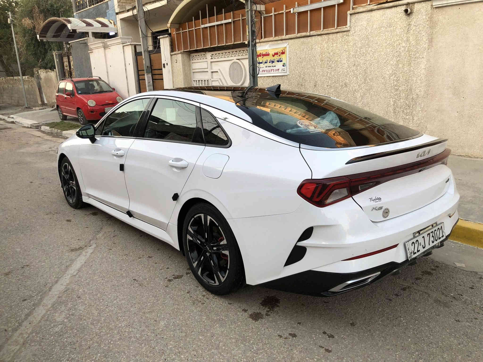 السلام عليكم من رخصة ادارة الكروب 

كيا K5 الفئه مالته جيتي لاين موديل 2022

صور الضرر مرفقه حادث بسيط 

جاملغ امامي ايسر + جزء من الدعامية 

ماشية 31 الف كيلو متر حقيقي 

السيارة فول مواصفات معروفه مواصفات 

((الجيتي لاين )) السعر ب 185 ورقه 

مكاني / بغداد / الرصافه / 

رقمي ***********  وبي واتساب .
