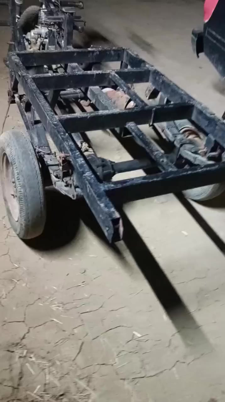 سلام عليكم. ستوته. M. T. R. كلك ستوته.  توني شادله. سدر  وناريه. جديده كله  دكم وجوزه وضفيره ولايت  كامله كله محرك شغال وخير من الله  ستوته  تانكيه موجود. بس عوزه ترتيب وبديه عوزه شويه لحيم. رايده بي 350وبيه مجال مكاني النصر. عتاب رقمي ***********
