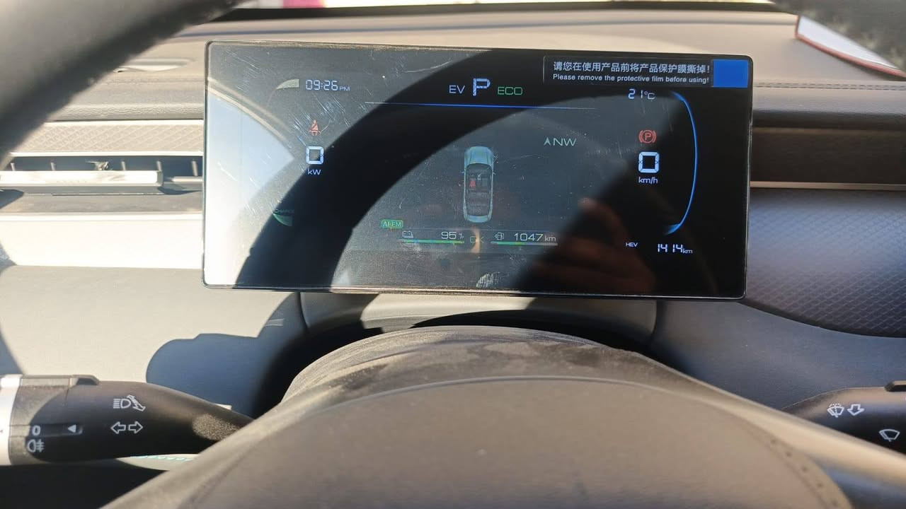 السلام عليكم جن بلاص للبيع موديل ٢٠٢٥ ماشيه ١٠٤٧ كيلو بيها دحكه موضحه بالصوره ب١٢٠ ***********
